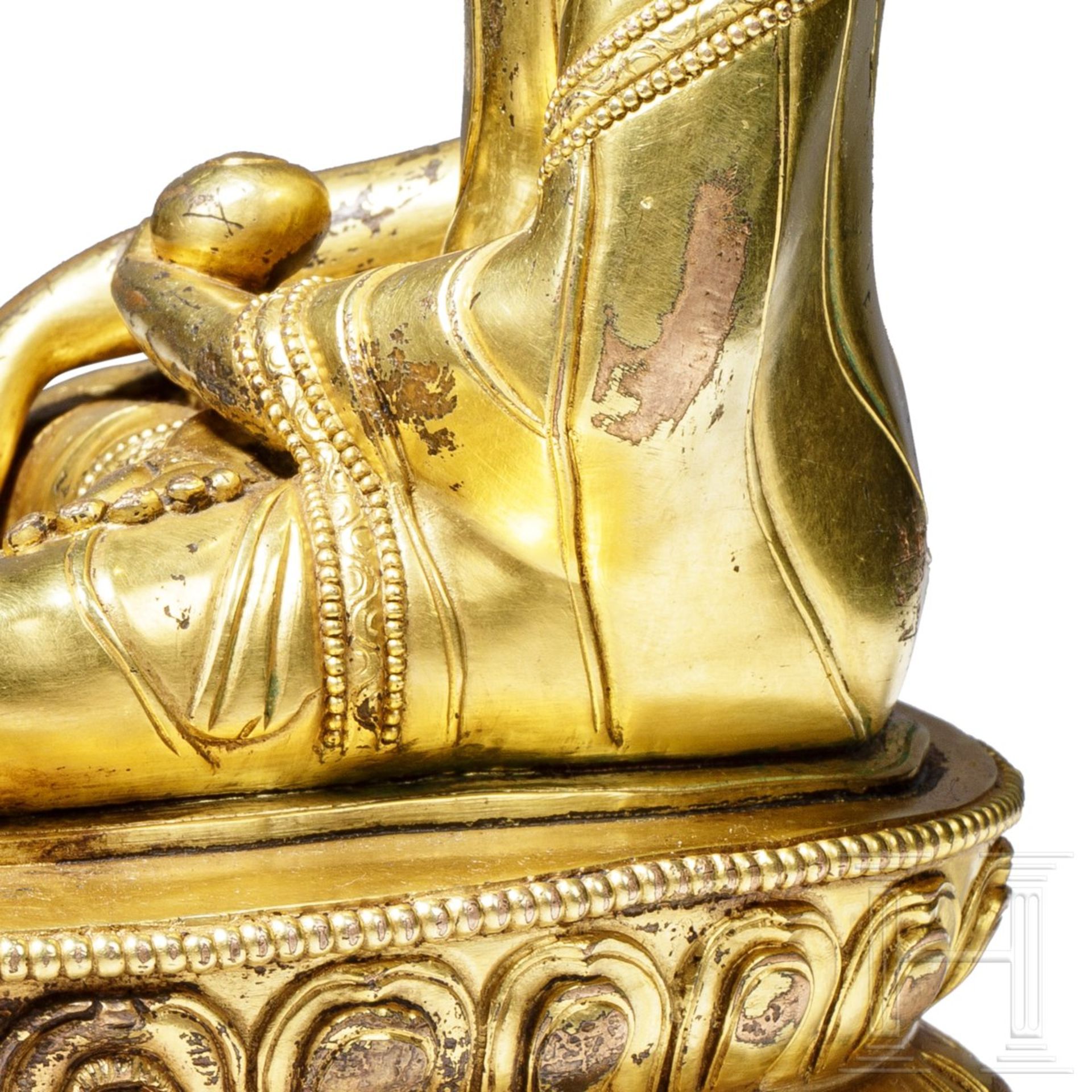 Vergoldete Bronzeskulptur des Akshobya, sino-tibetisch, 18. Jhdt. - Image 11 of 12