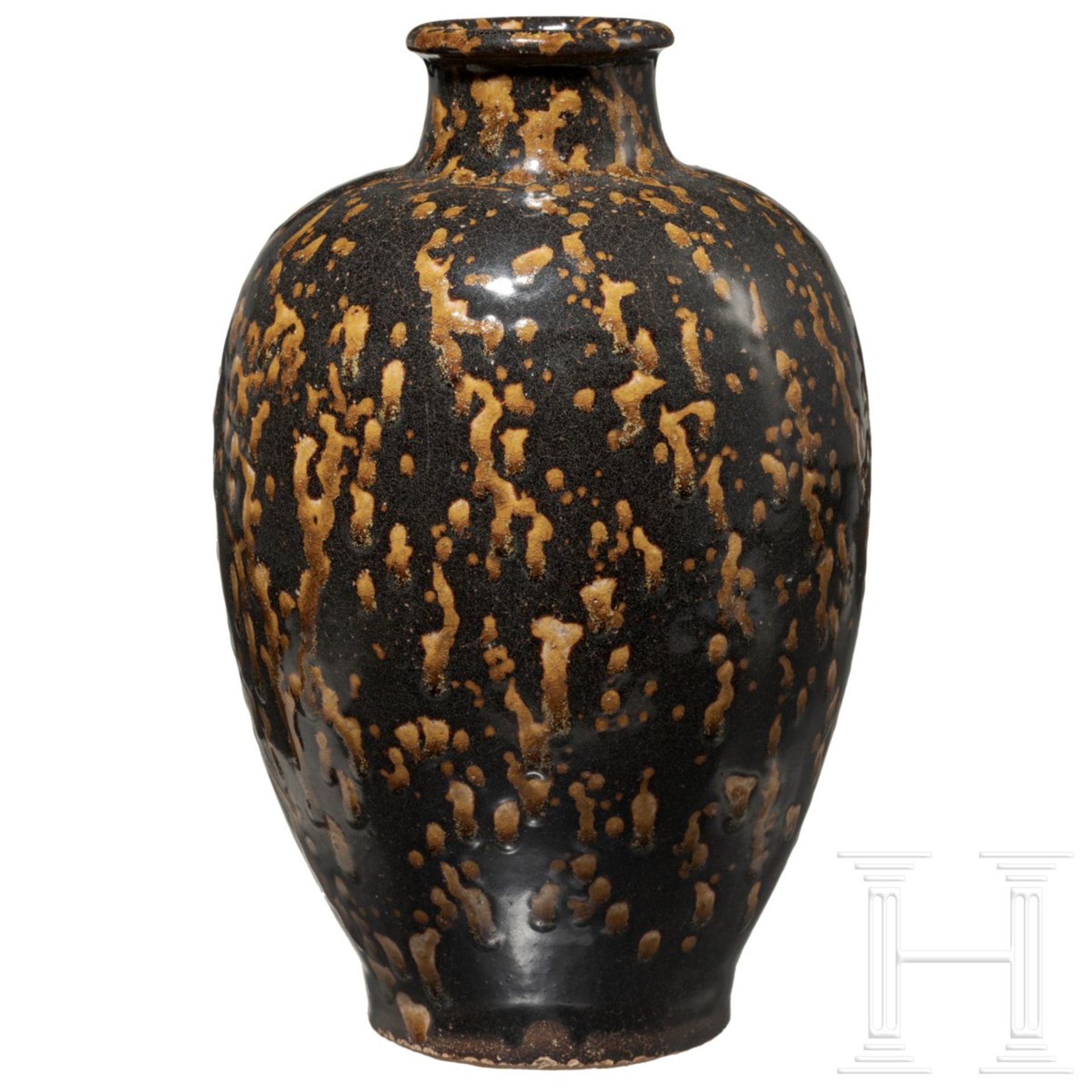 Vase mit geflecktem Dekor, China, 12. - 13. Jhdt. - Bild 2 aus 4