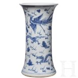 Blau-weiße Vase, China, 19. - Anfang 20. Jhdt.