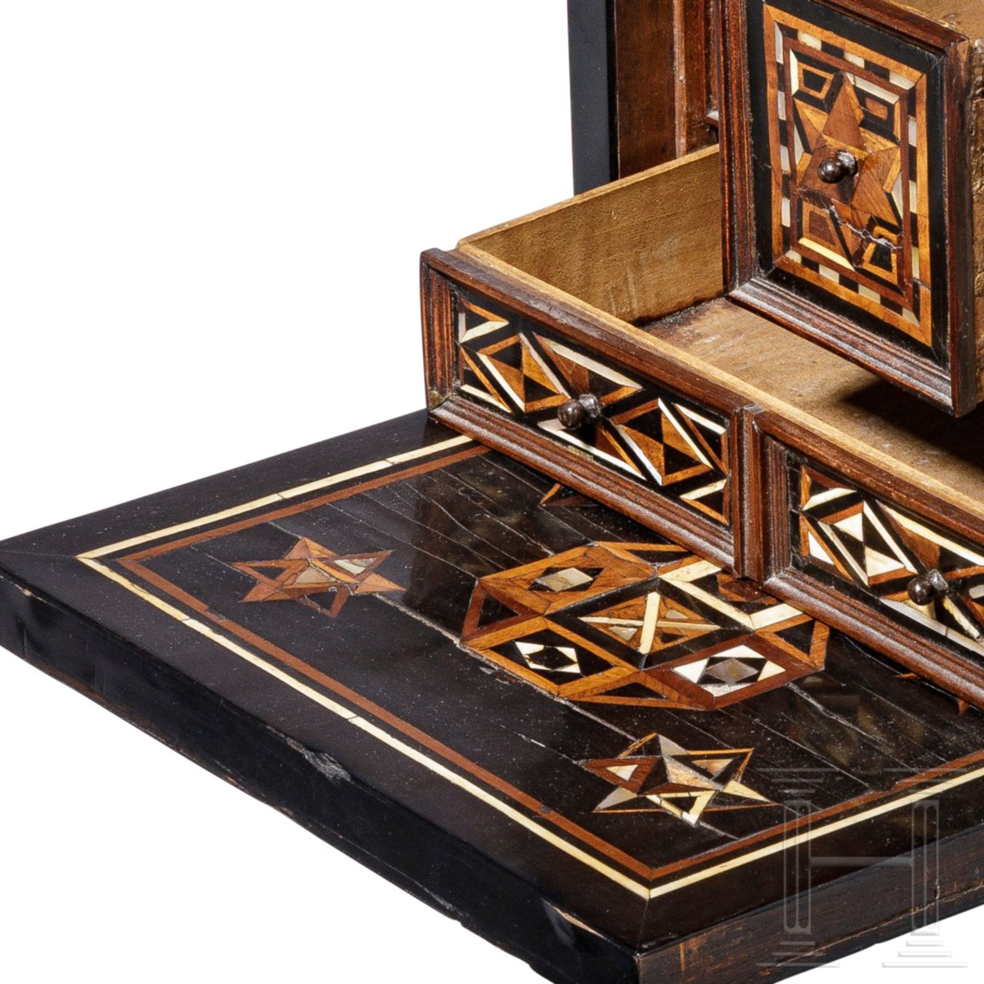 Ebenholzfurniertes Kabinettkästchen mit geometrischem Dekor, Nürnberg, um 1600 - Bild 6 aus 7