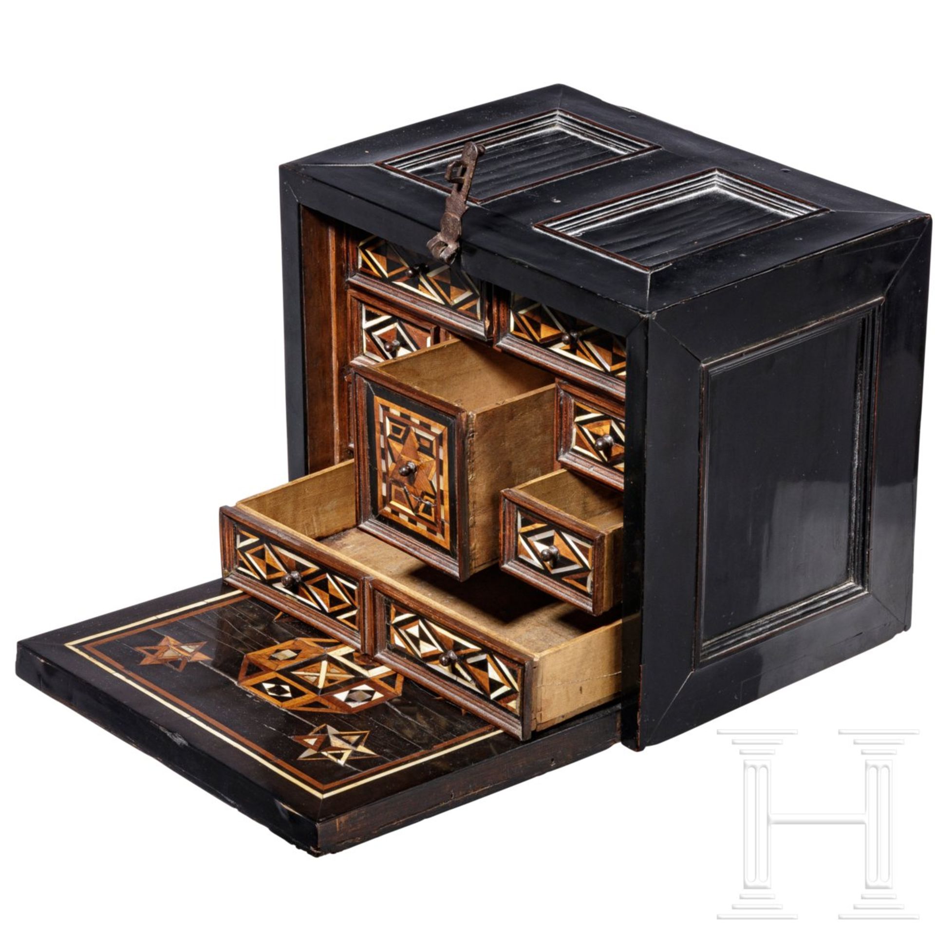 Ebenholzfurniertes Kabinettkästchen mit geometrischem Dekor, Nürnberg, um 1600 - Bild 2 aus 7