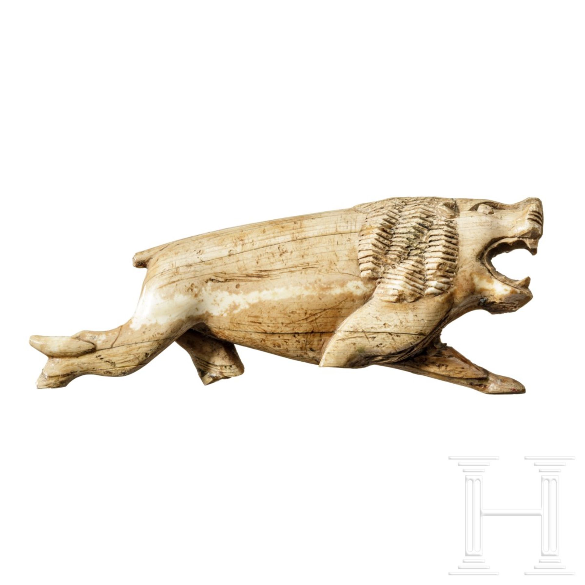 Große Löwenfigur aus Elfenbein, wohl vorderasiatisch, ca. 1000 - 500 v. Chr. - Bild 3 aus 7