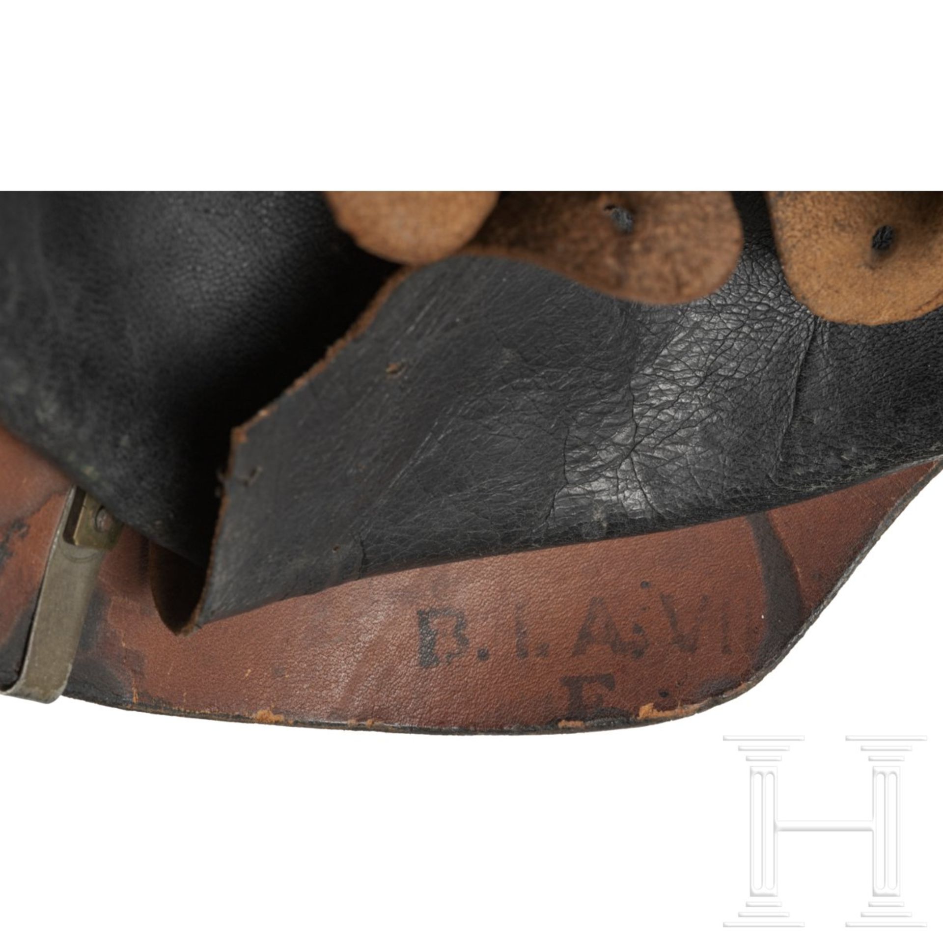 Helm M 1915 für Mannschaften im Oldenburgischen Dragoner-Regiment Nr. 19 - Bild 7 aus 9