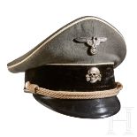 Schirmmütze für Führer der Waffen-SSFeldgrauer Gabardine, der Bund aus schwarzem Samt,