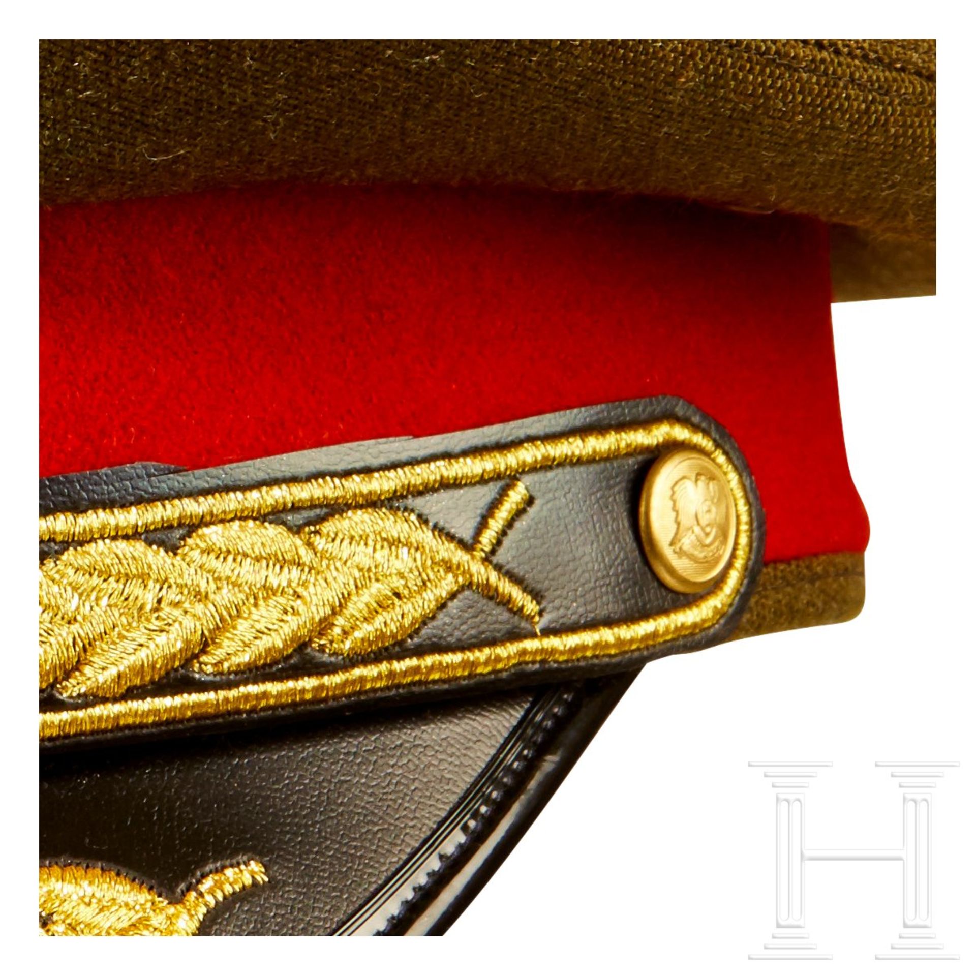 <de>A Syrian Army Brigadier General Uniform<br>Four pocket open collar tunic, tan colour lightweight - Bild 8 aus 8