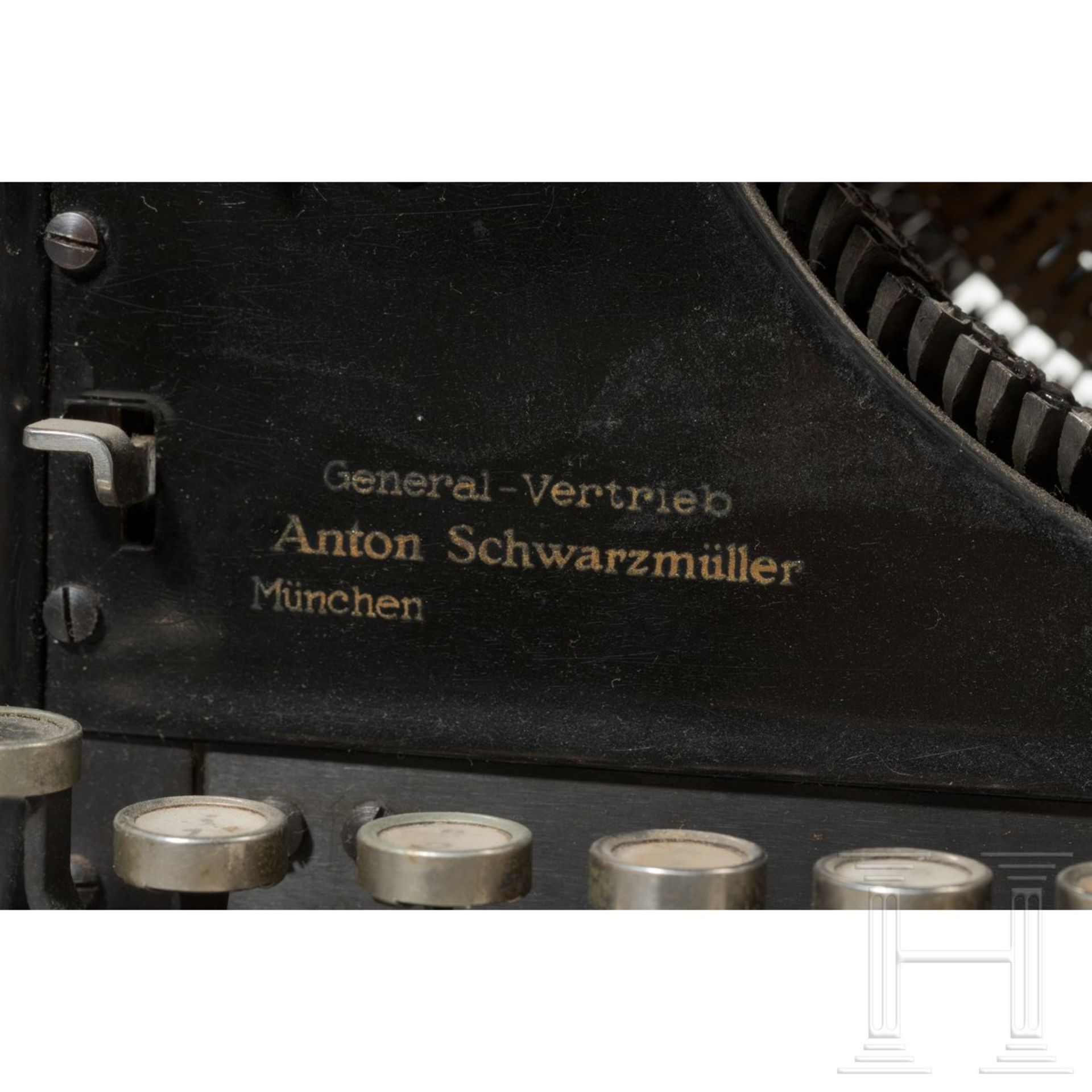 <de>Ilse Heß – Schreibmaschine "Ideal" aus dem persönlichen Sekretariat<br>Große, schwere Tischschre - Bild 5 aus 11