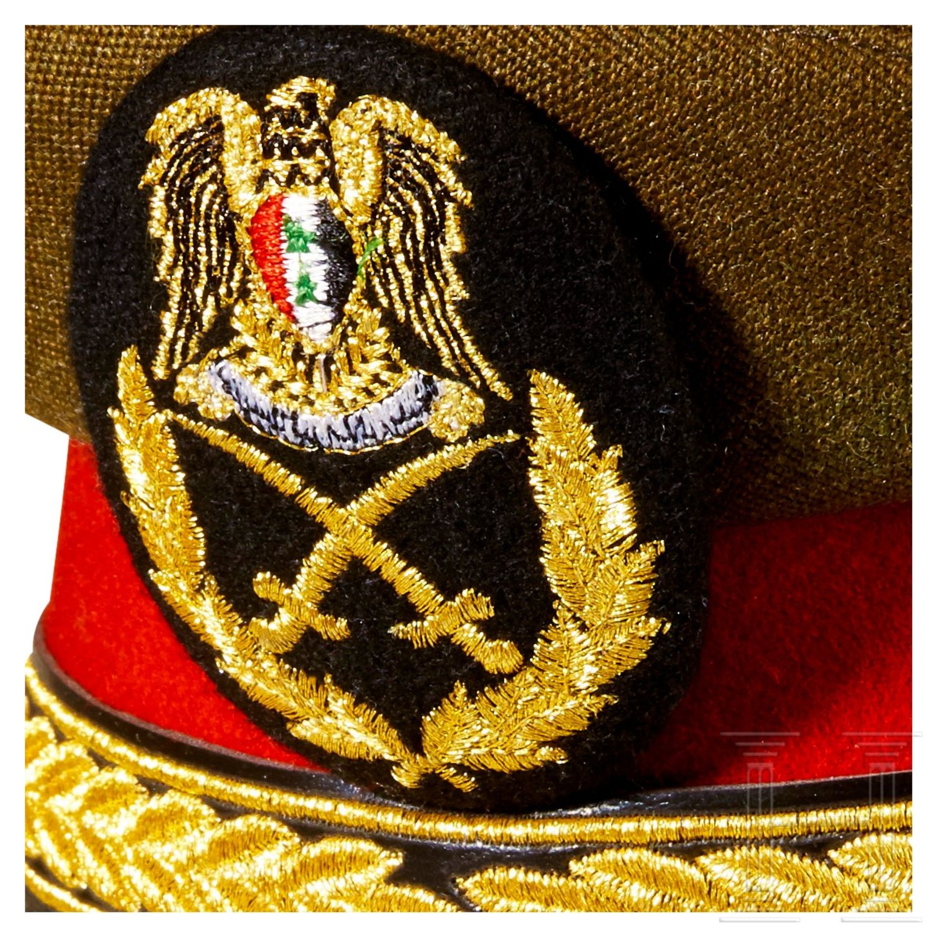 <de>A Syrian Army Brigadier General Uniform<br>Four pocket open collar tunic, tan colour lightweight - Bild 6 aus 8