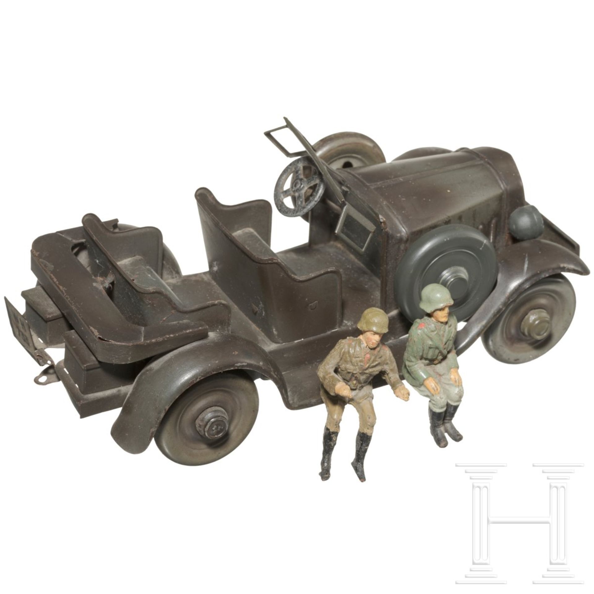 <de>Hausser-Kübelwagen WH 733 mit Blechrädern und zwei Elastolin-Soldaten als Besatzung<br>Hausser,  - Bild 2 aus 3