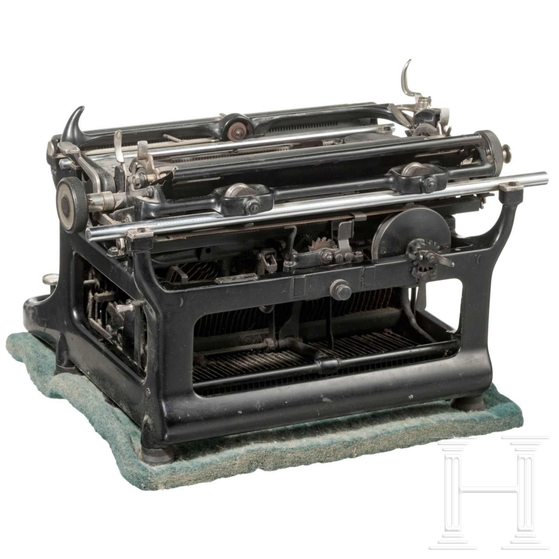 <de>Ilse Heß – Schreibmaschine "Ideal" aus dem persönlichen Sekretariat<br>Große, schwere Tischschre - Bild 3 aus 11