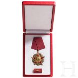Karl-Marx-Orden in VerleihungsetuiFertigungsserie aus den 1980er Jahren in 333er Gold mit rubinrot