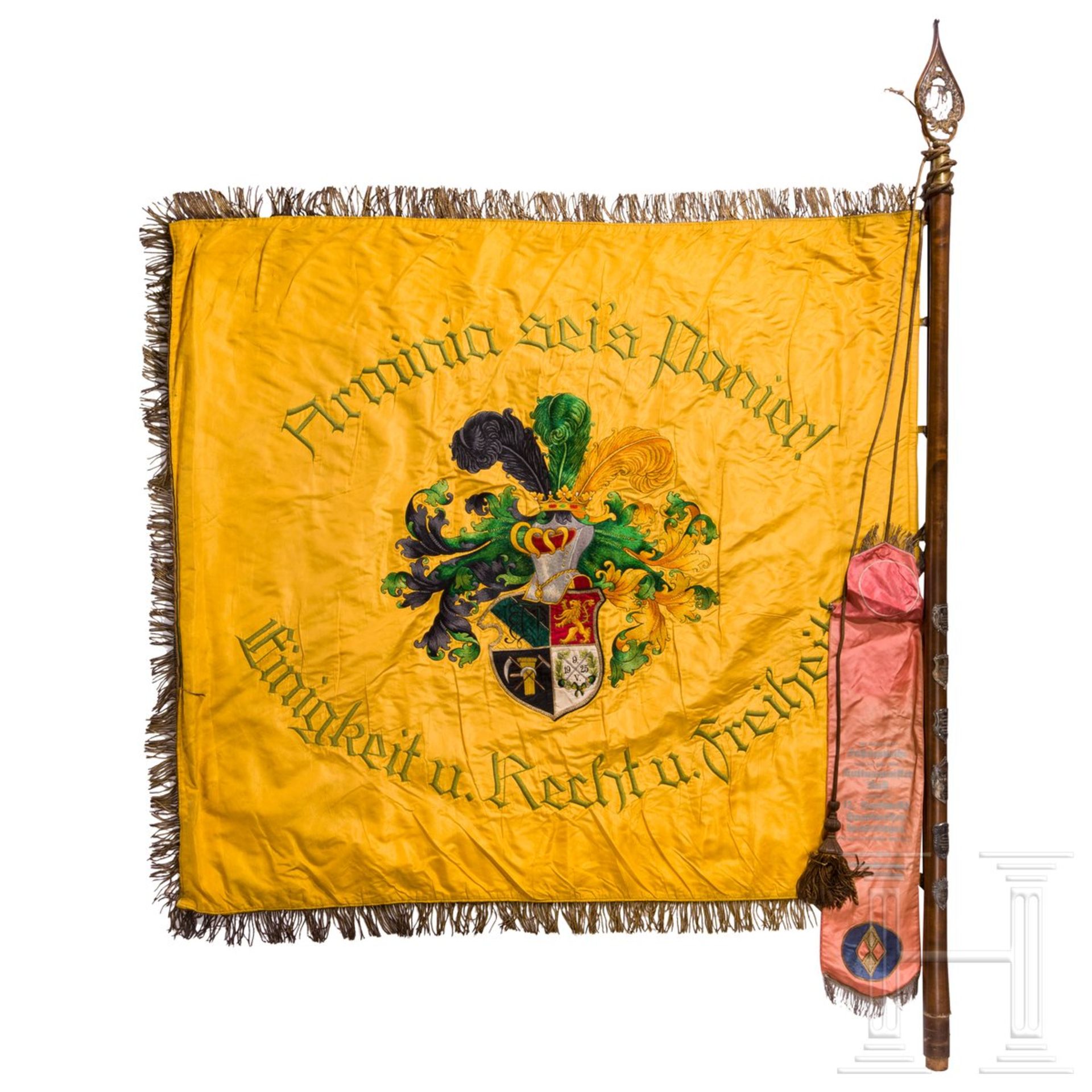 <de>Fahne der Burschenschaft "Arminia" mit Fahnenband des Kultusministers Bernhard Rust, 1933<br>Fah - Bild 2 aus 5