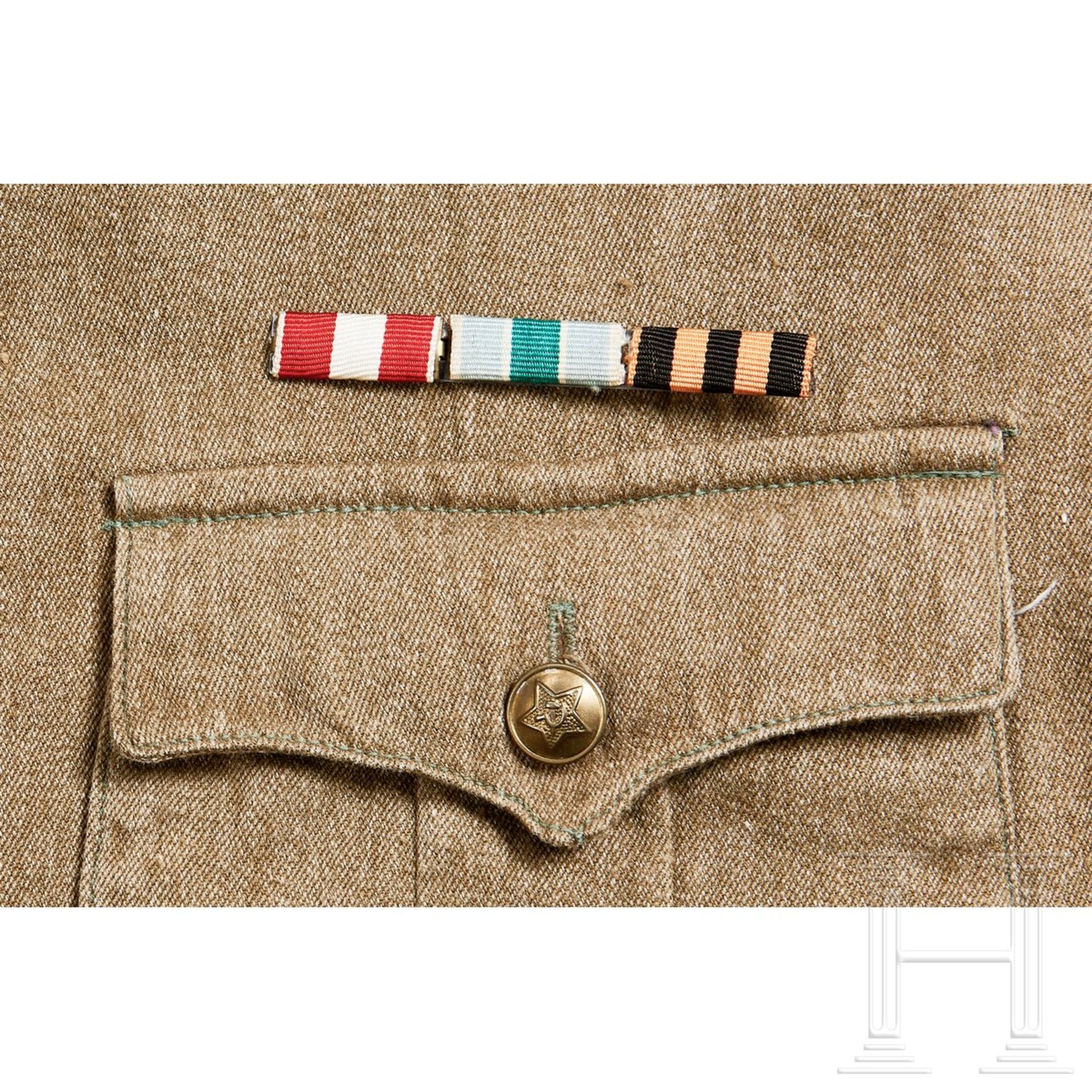 <de>An Air Force Officer's Gymnastyorka <br>Olive-brown ribbed cotton pullover, three-button front c - Bild 5 aus 5