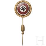 Goldenes Parteiabzeichen der NSDAP in 24 mm-AusführungKleine 24 mm-Ausführung für den Zivilanzug aus