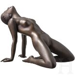 Arno Breker (1900-91) – "Junge Venus"Bronze mit dunkelbrauner Patina, darstellend einen knienden,