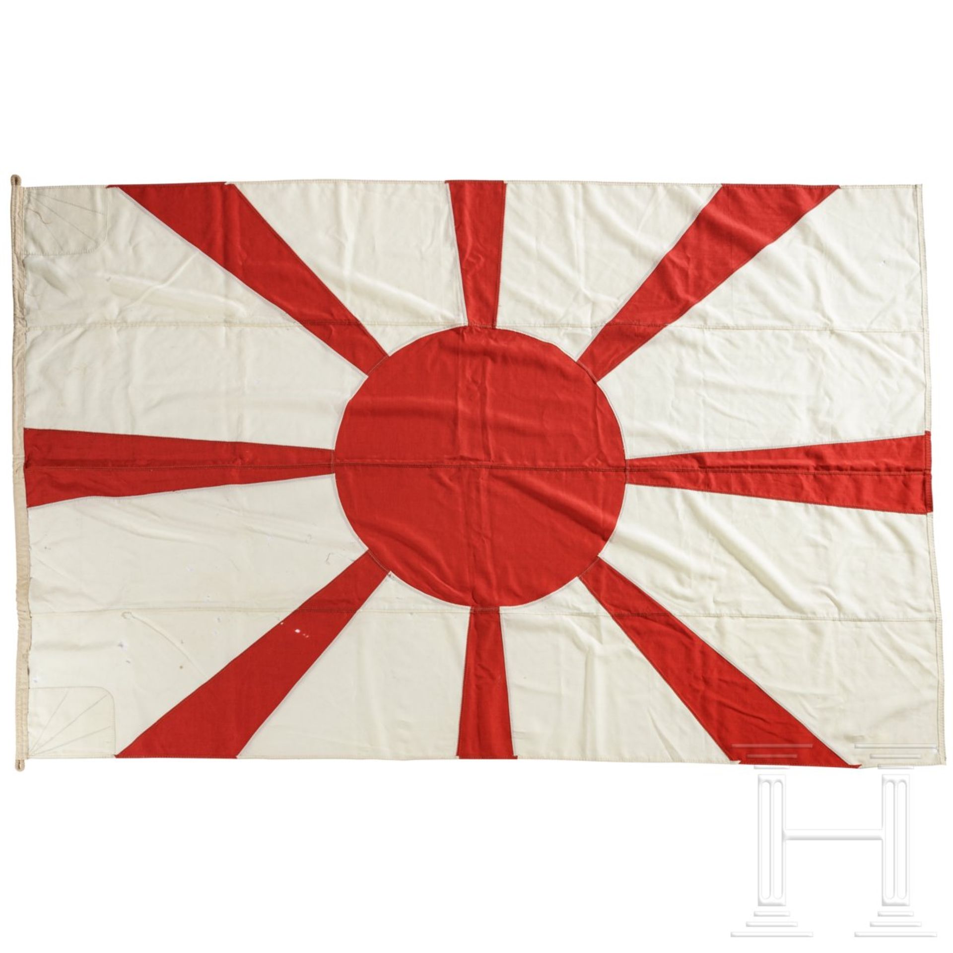 <de>Japanische Admiralsflagge, 2. Weltkrieg<br>Kräftiges Leinentuch, mehrteilig vernäht in Rot und W