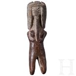 Kleinterrakotta in Form einer Flötenspielerin, Valdivia-Kultur, Ecuador, ca. 2500 – 2000 v. Chr.