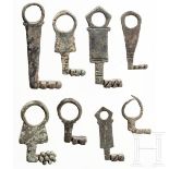 Acht Bronzeschlüssel, römisch, 1. - 4. Jhdt.
