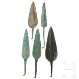 Fünf bronzene Spitzen für Wurfspieße, Luristan, Westiran, 10. - 9. Jhdt. v. Chr.