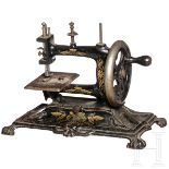 Kleine Handkurbel-Tischnähmaschine, deutsch, um 1900