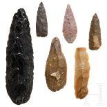Sechs Steinartefakte, Mitteleuropa, Jungpaläolithikum bis Neolithikum, 40.000 - 3.000 v. Chr.