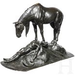 Große Bronzefigur eines trauernden Pferdes mit gefallenem Krieger