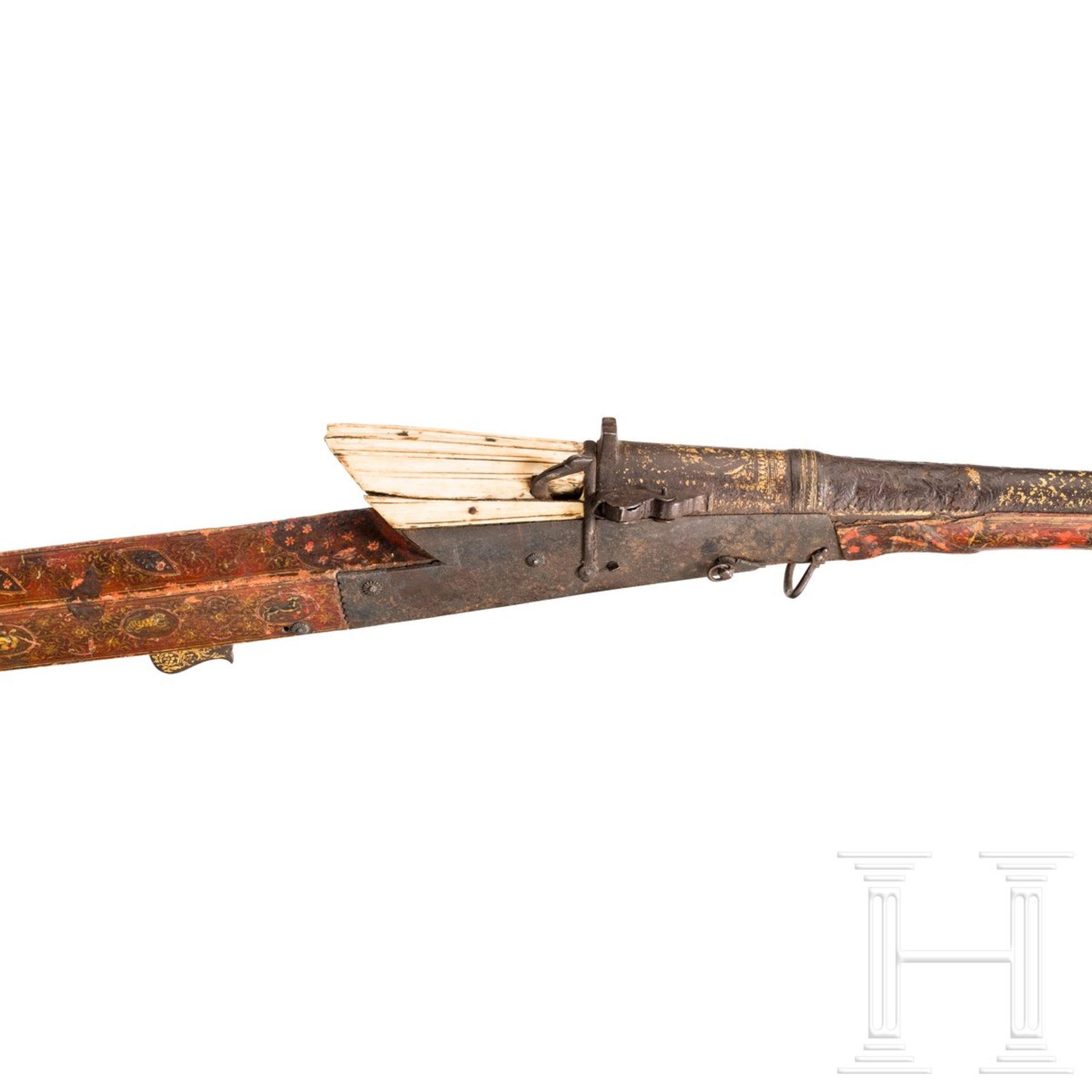 Goldtauschiertes Luntenschlossgewehr mit bemaltem Holzschaft, Indien, um 1800 - Bild 3 aus 5