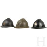 Drei Stahlhelme Adrian, Belgien, 1920er - 1940er Jahre