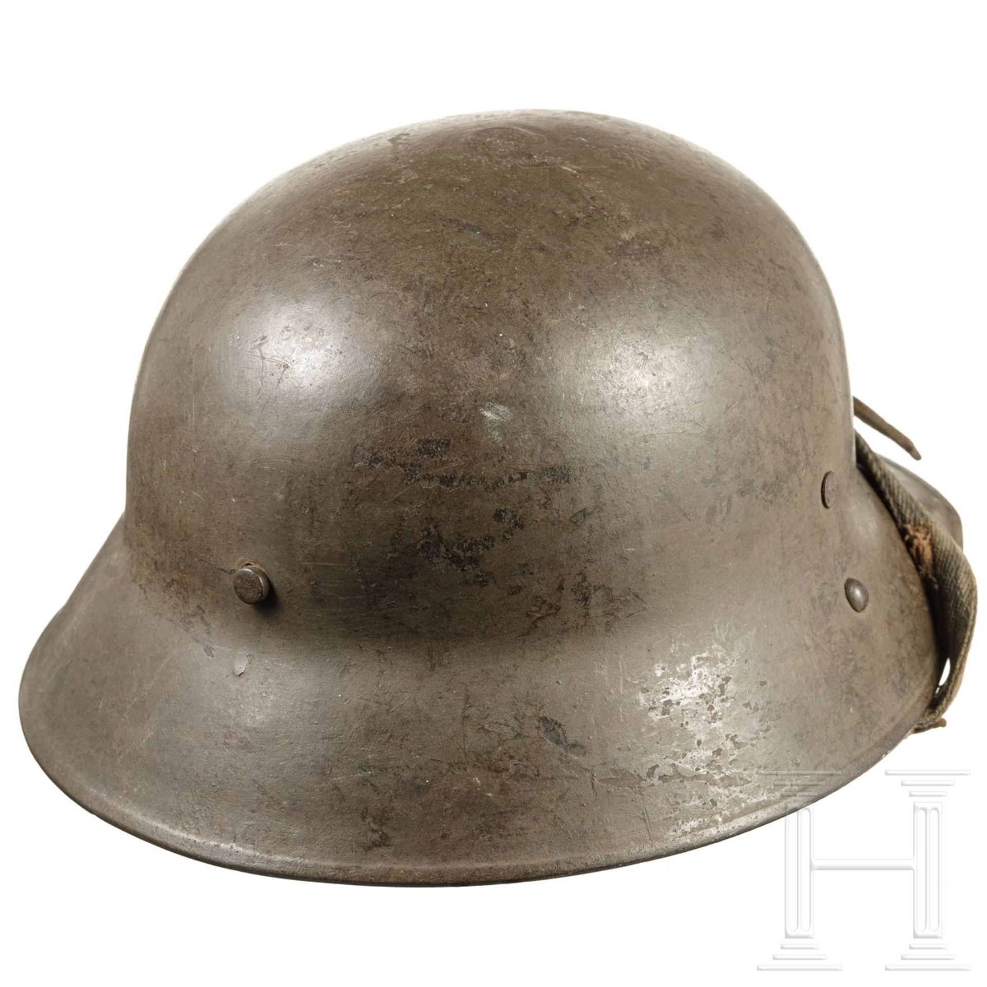 Stahlhelm Modell Berndorfer, modifiziert, Österreich-Ungarn, um 1918 - Bild 3 aus 5