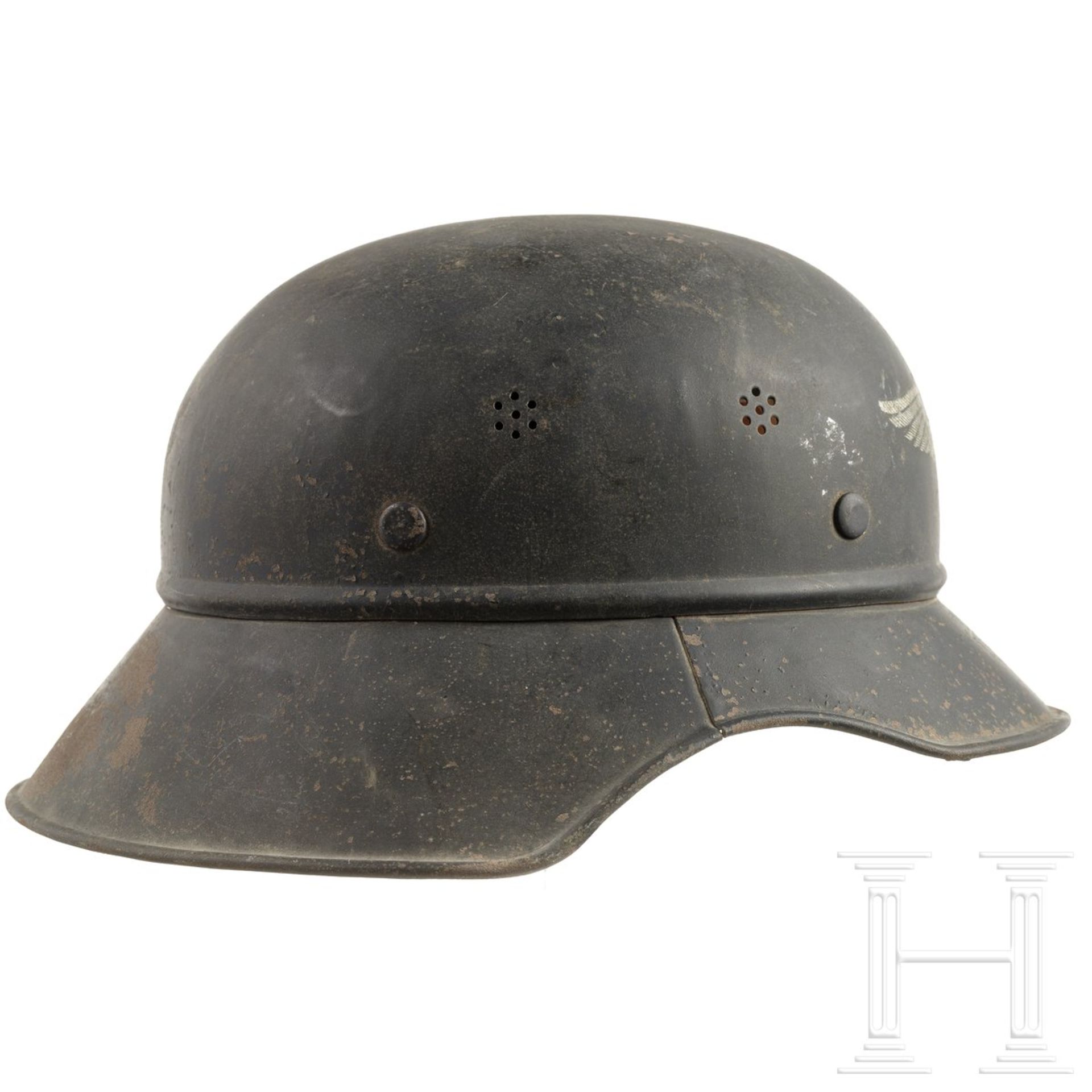 Stahlhelm "Gladiator" für Luftschutz, deutsch, um 1940 - Bild 2 aus 5