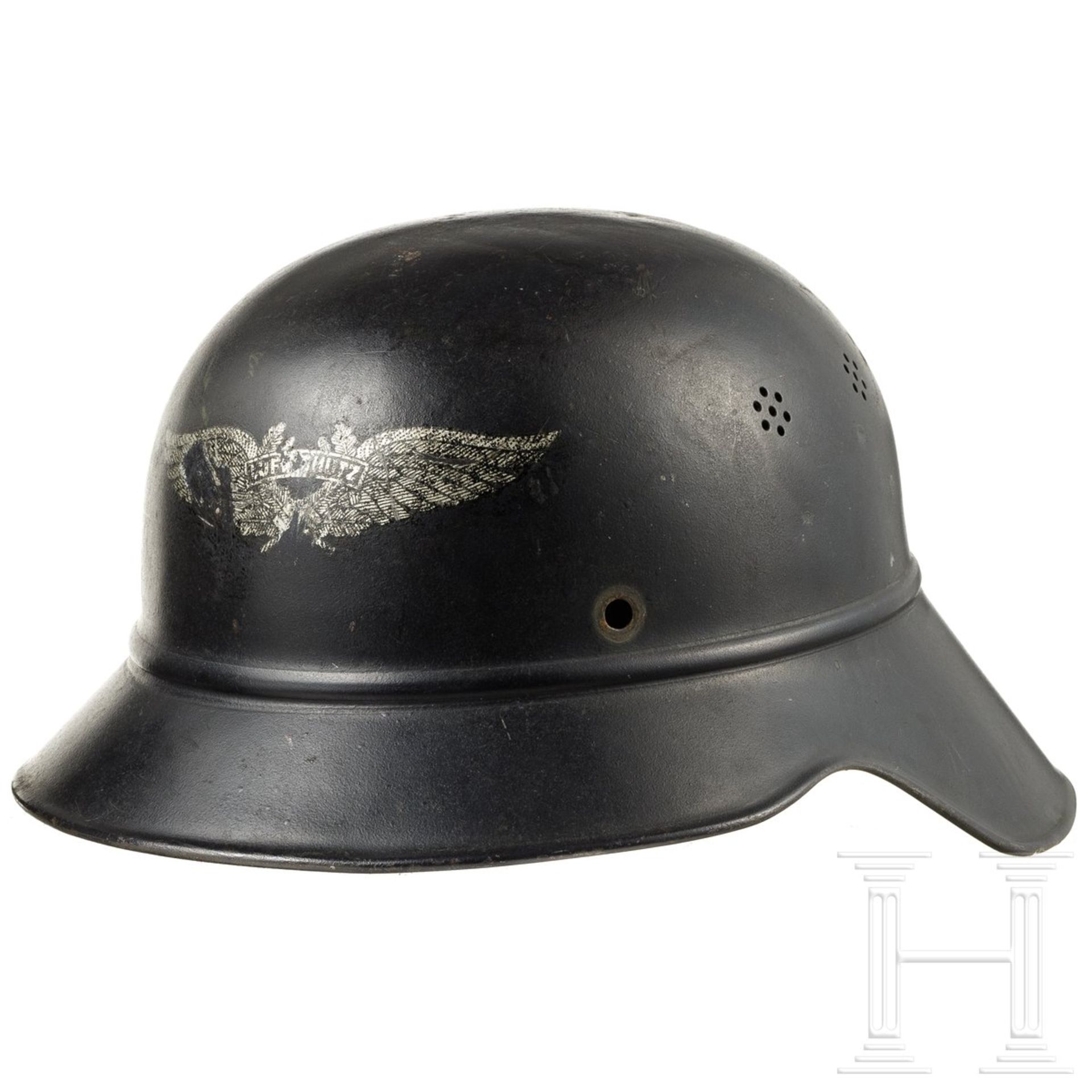 Zwei Luftschutzhelme M 39, deutsch, 1939 - 1945 - Bild 3 aus 8