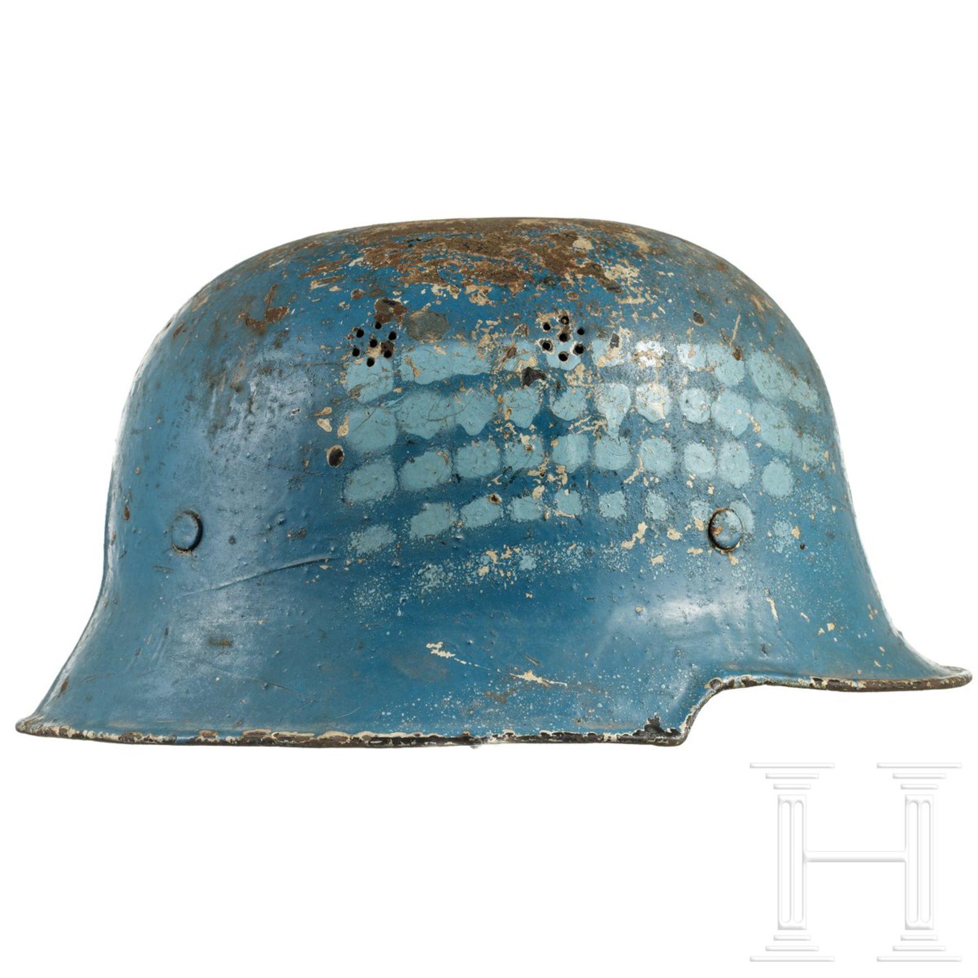 Stahlhelm M 34-Variante, deutsch, 1930er/40er Jahre - Bild 2 aus 3