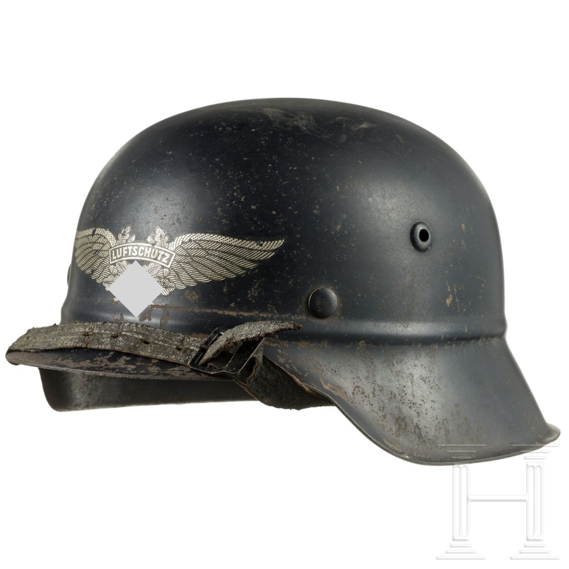 Stahlhelm M 42 für Luftschutz, deutsch, um 1942 - 1945