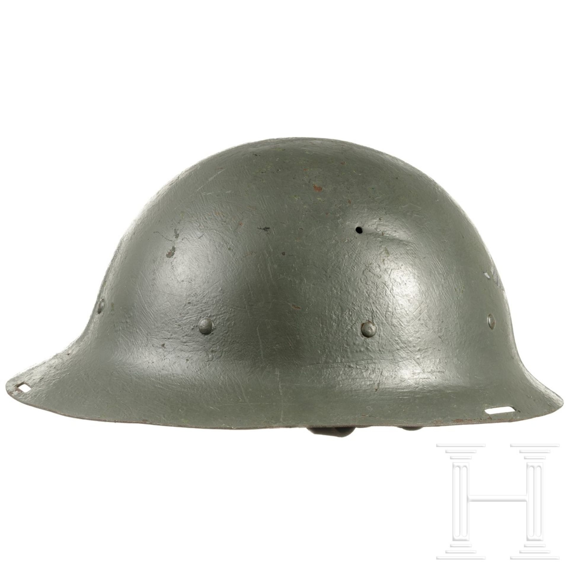 Stahlhelm mit Luftschutzemblem, deutsch, 1940er Jahre - Image 2 of 4