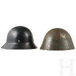 Zwei Stahlhelme, Tschechoslowakei, 1930er - 1940er Jahre