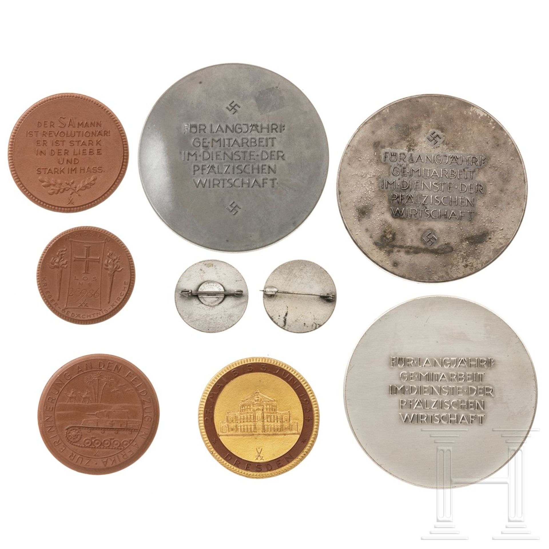 Porzellanmanufaktur Meißen - vier Medaillen, deutsch, 1940er Jahre - Bild 2 aus 2
