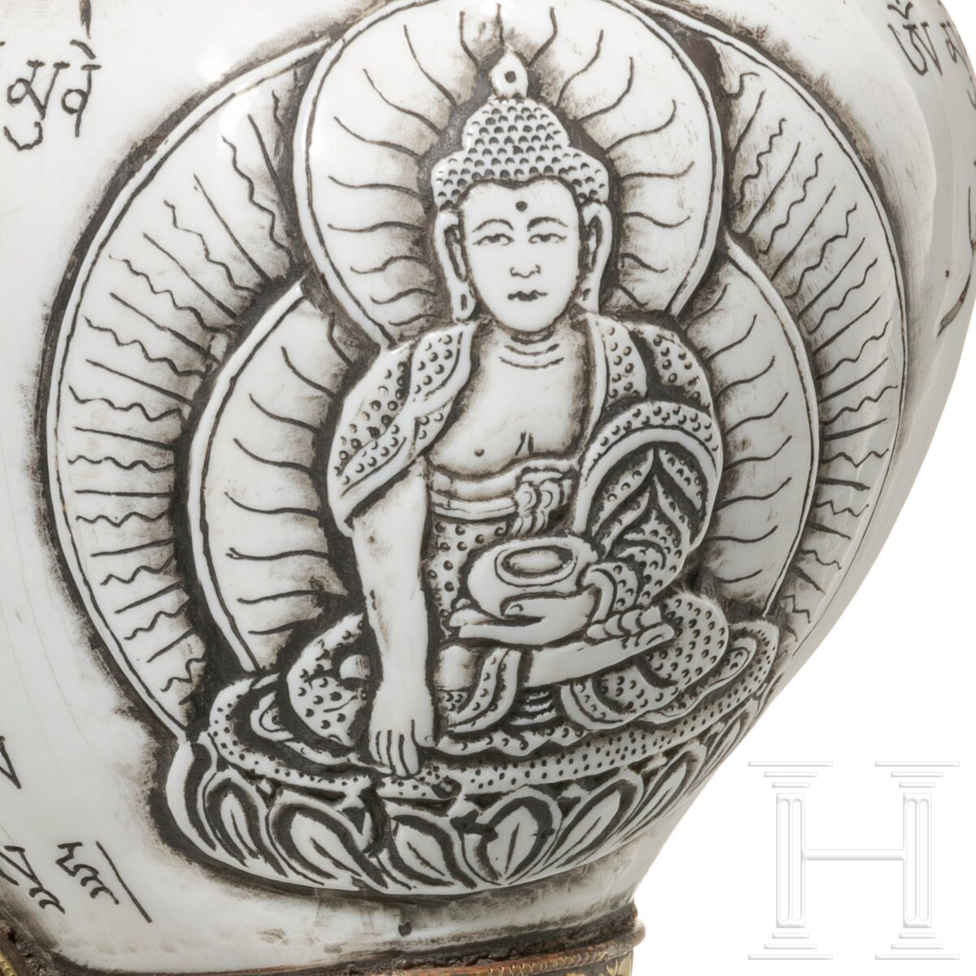 Kupfermontiertes und teilvergoldetes Muschelhorn, Tibet, 20. Jhdt. - Image 6 of 6