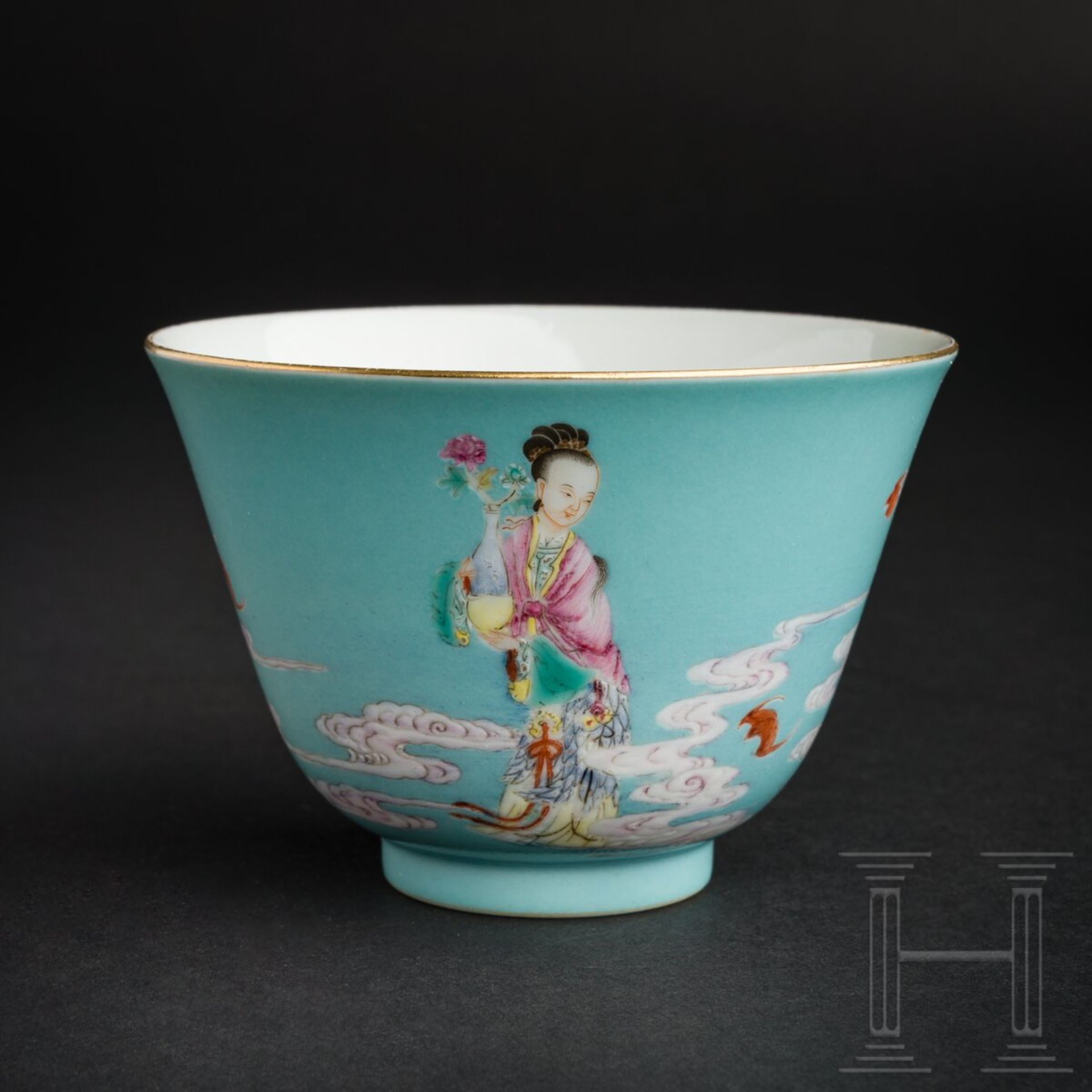 Famille-rose-Tasse mit Yongzheng-Marke