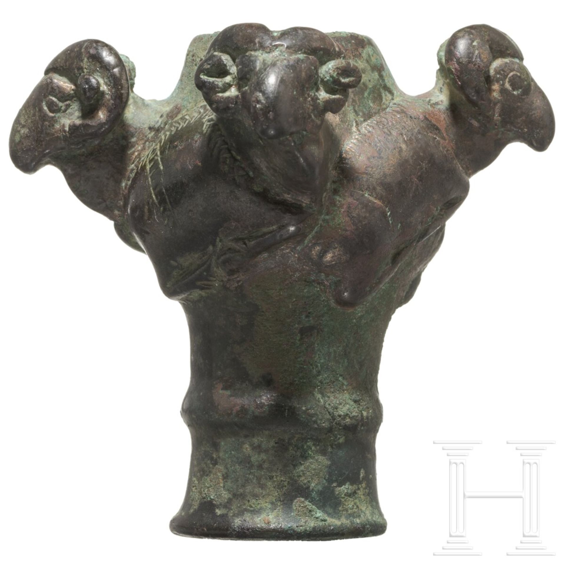 Keulenkopf mit vier Widderkšpfen, Luristan, Westiran, 10. - 8. Jhdt. v. Chr. - Bild 3 aus 6