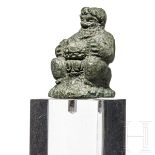 Bronzeminiatur des sitzenden Bacchus, ršmisch, 2. - 3. Jhdt.