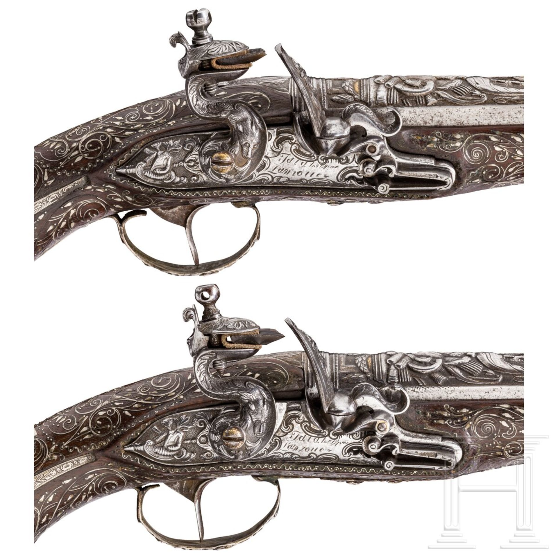 Ein Paar silbermontierte Luxus-Orientpistolen, französische Exportarbeit für den osmanischen Markt, - Image 5 of 7