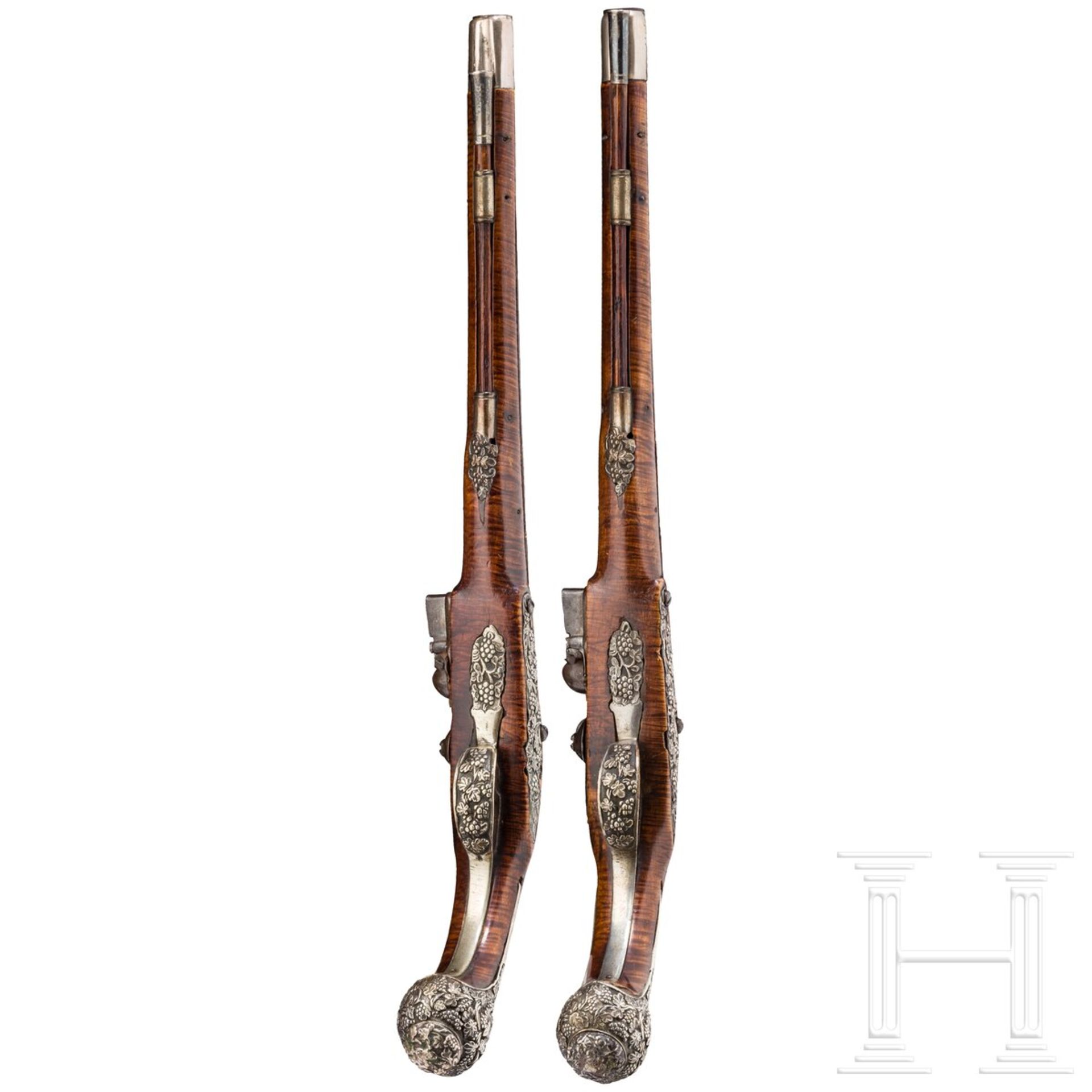Ein Paar silbermontierte Steinschlosspistolen, osmanisch, 1. Hälfte 19. Jhdt. - Image 4 of 6