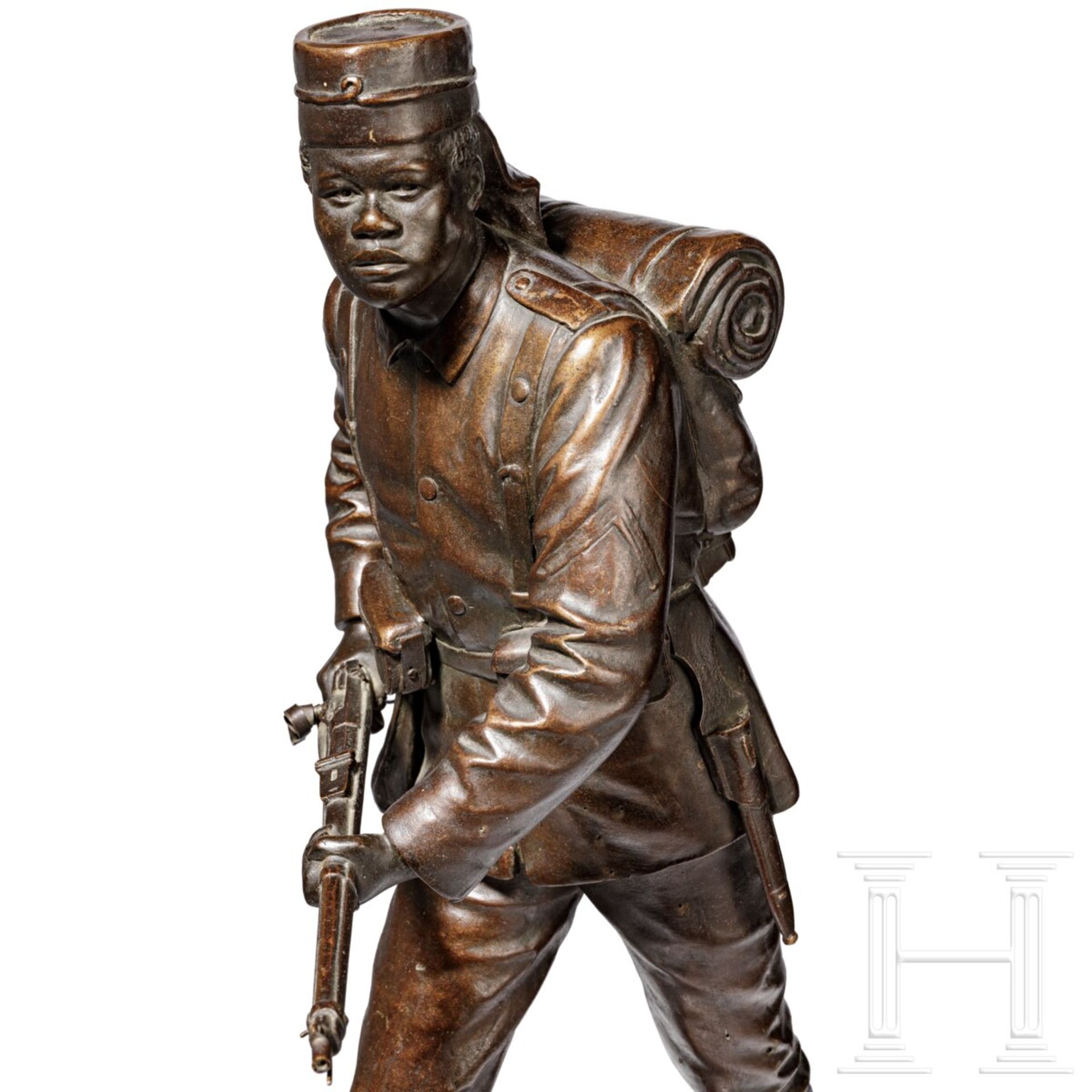 Bronzeskulptur eines Askaris als Abschiedsgeschenk für Zahlmeister Otto Körner in Deutsch-Ostafrika, - Bild 6 aus 6