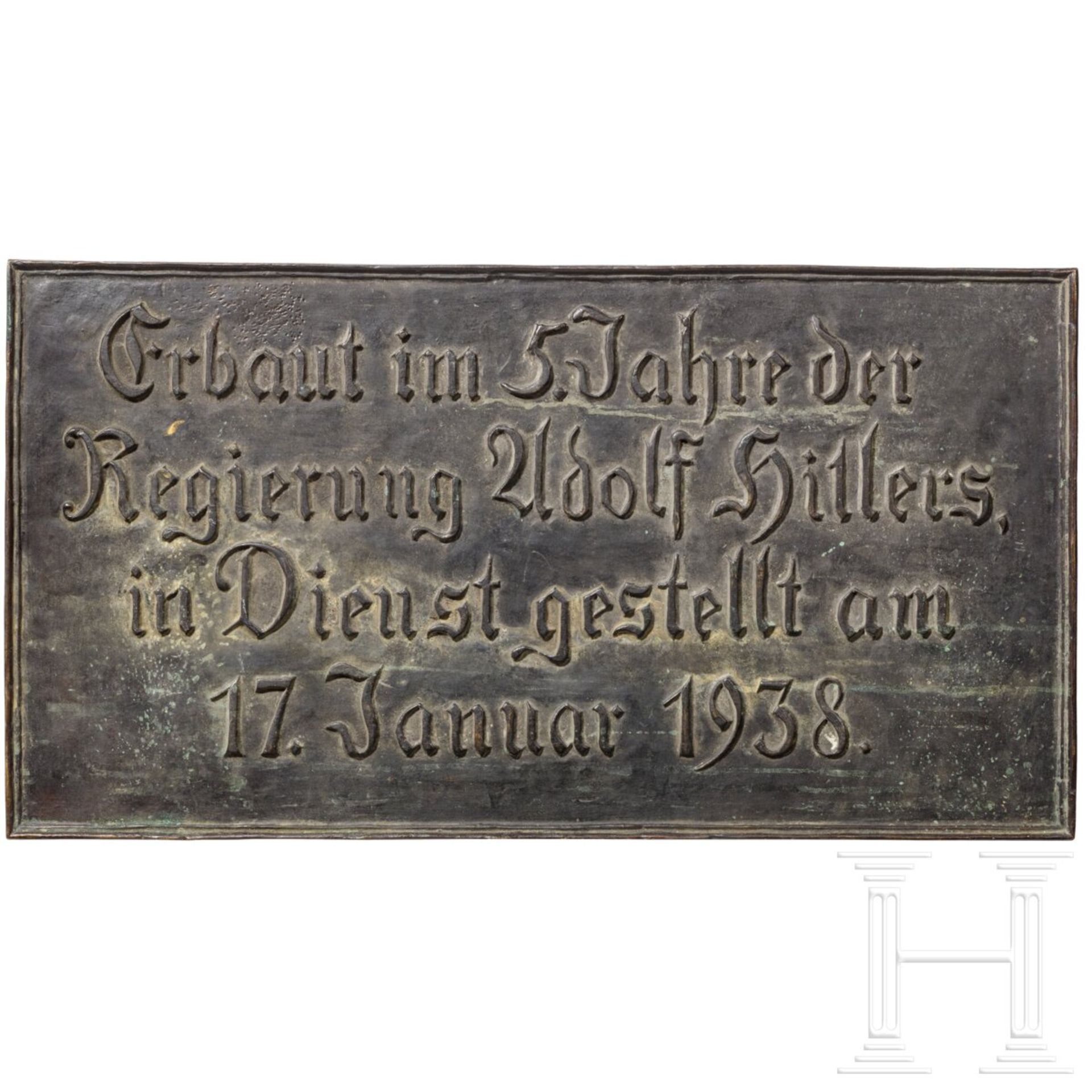 Große Bronzetafel der Polizei-Skischule in Hindelang, Bad Oberdorf, "in Dienst gestellt am 17. Janua