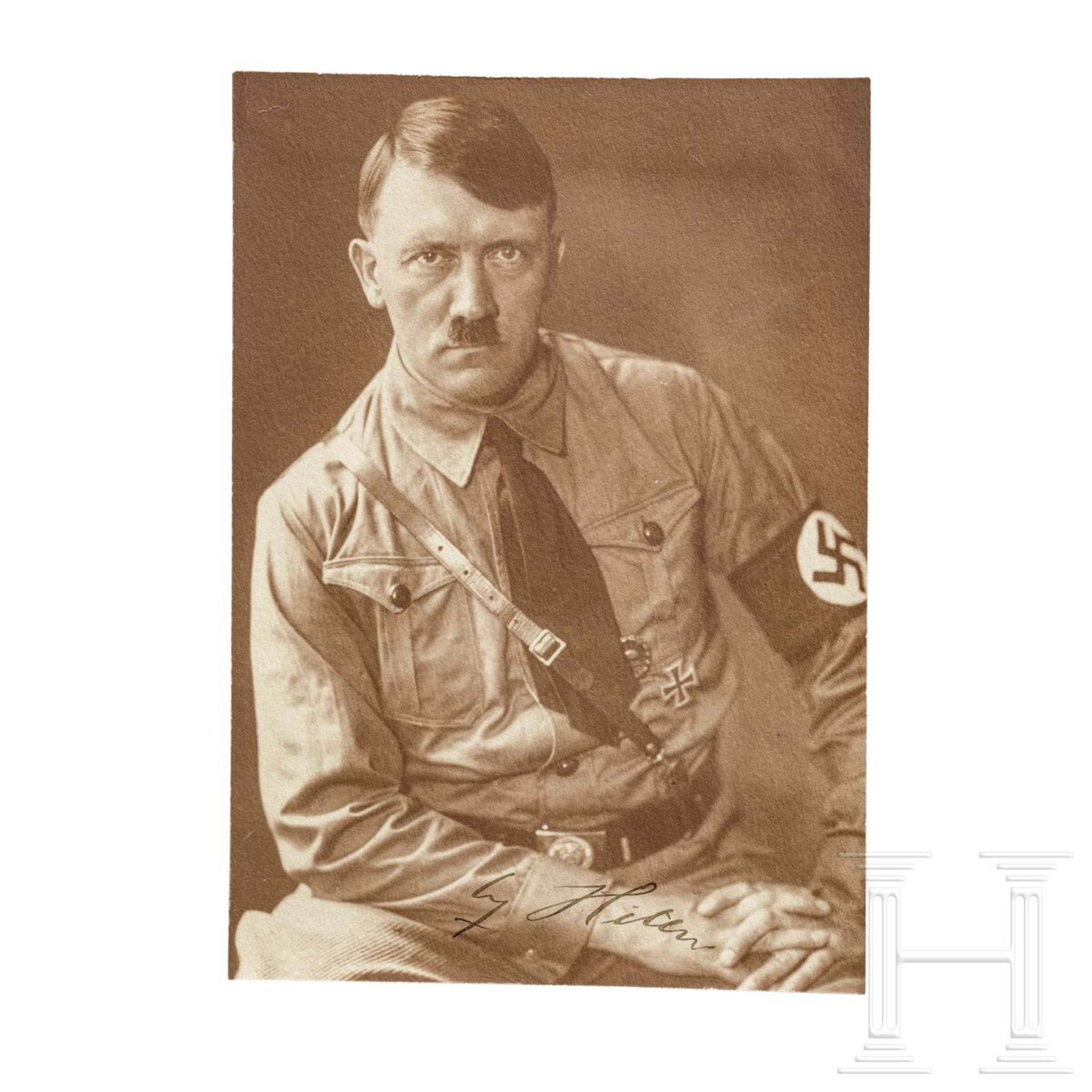 Adolf Hitler - eigenhändige Tintenunterschrift auf Fotopostkarte
