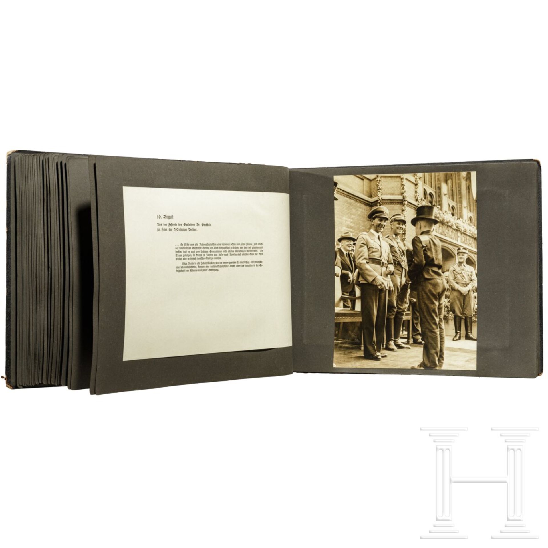 Geschenk-Fotoalbum der Partei 1937 mit 56 großformatigen Fotos und Textblättern - Image 3 of 17
