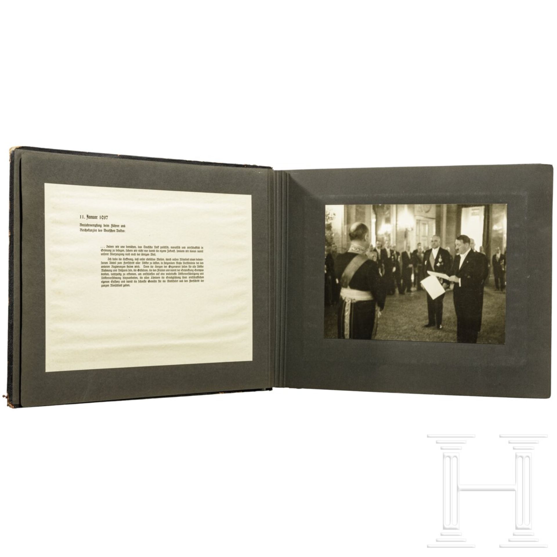 Geschenk-Fotoalbum der Partei 1937 mit 56 großformatigen Fotos und Textblättern - Image 9 of 17