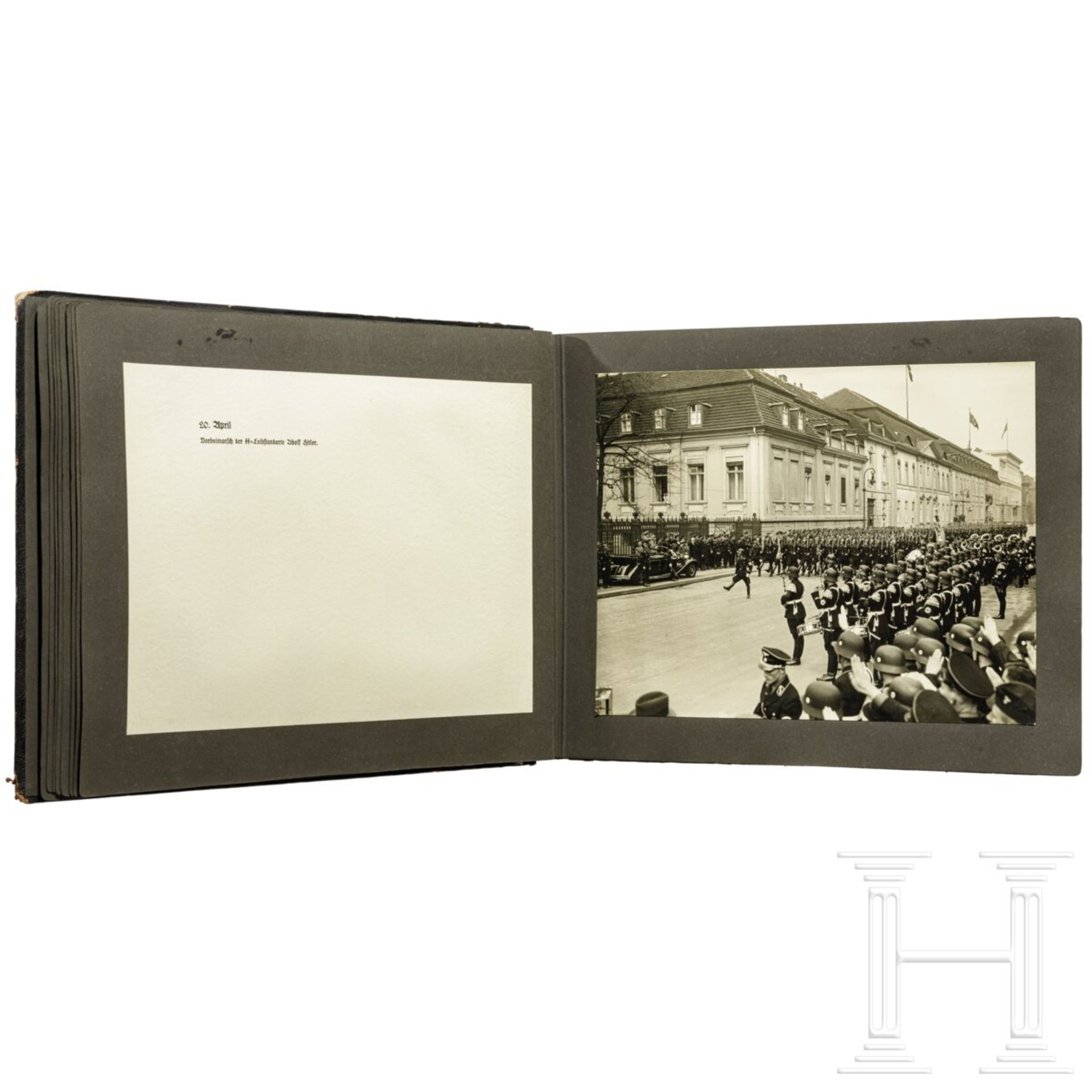 Geschenk-Fotoalbum der Partei 1937 mit 56 großformatigen Fotos und Textblättern - Image 15 of 17