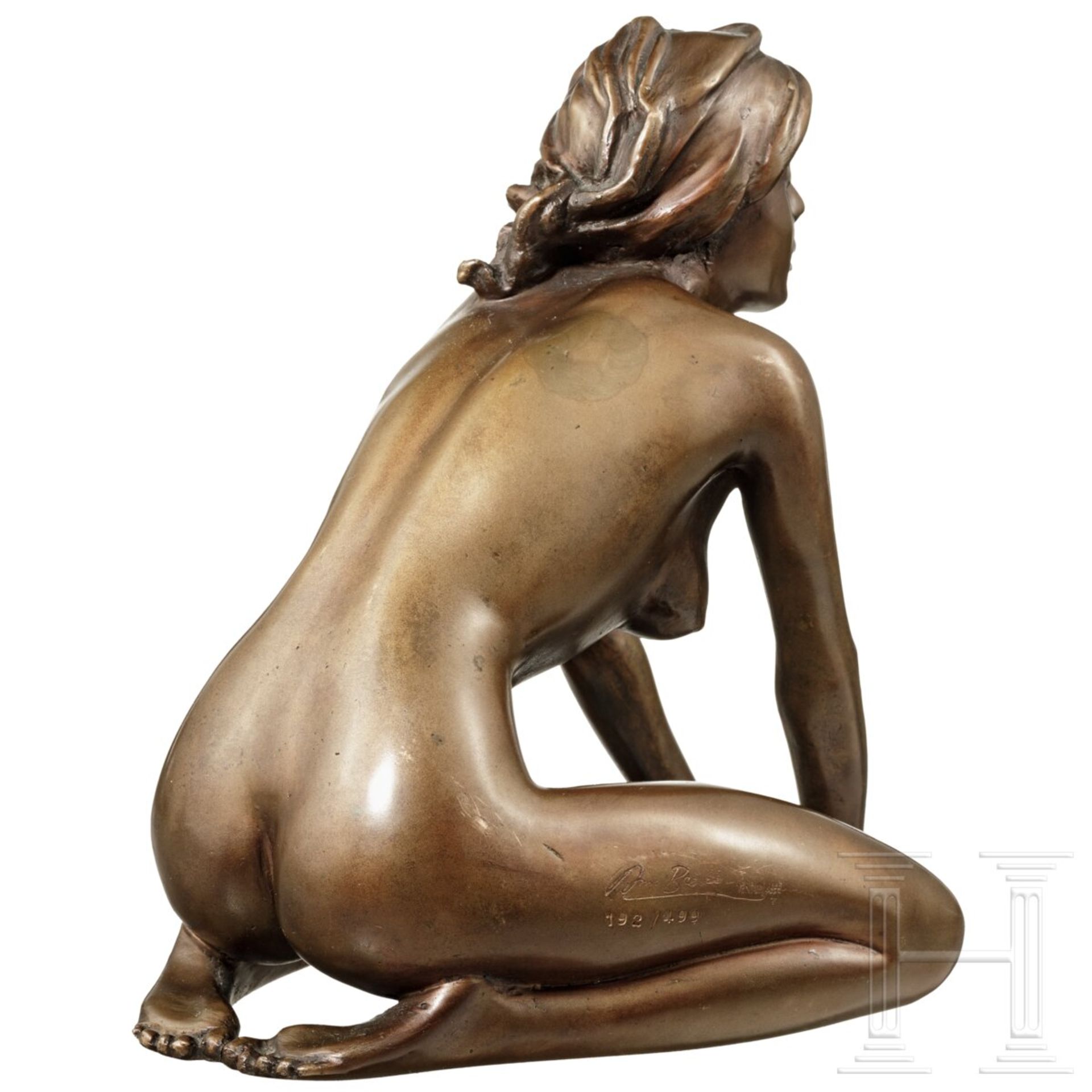 Arno Breker (1900 - 1991) - "Mädchen mit Tuch", Bronze mit brauner Patina - Bild 4 aus 6