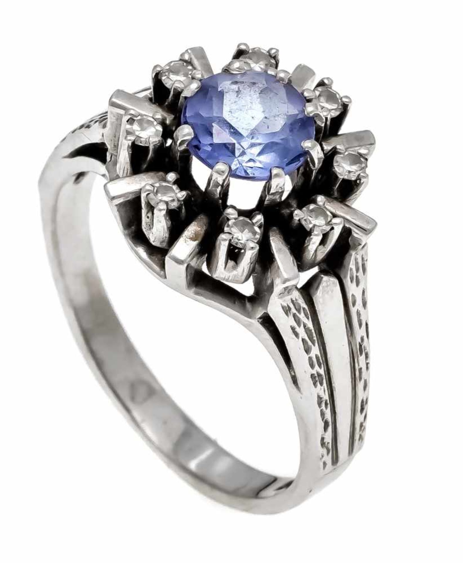 Saphir-Diamant-Ring WG 585/000 mit einem rund fac. Saphir 6,3 mm und 8 Diamanten, zus. 0,08 ct W/SI,