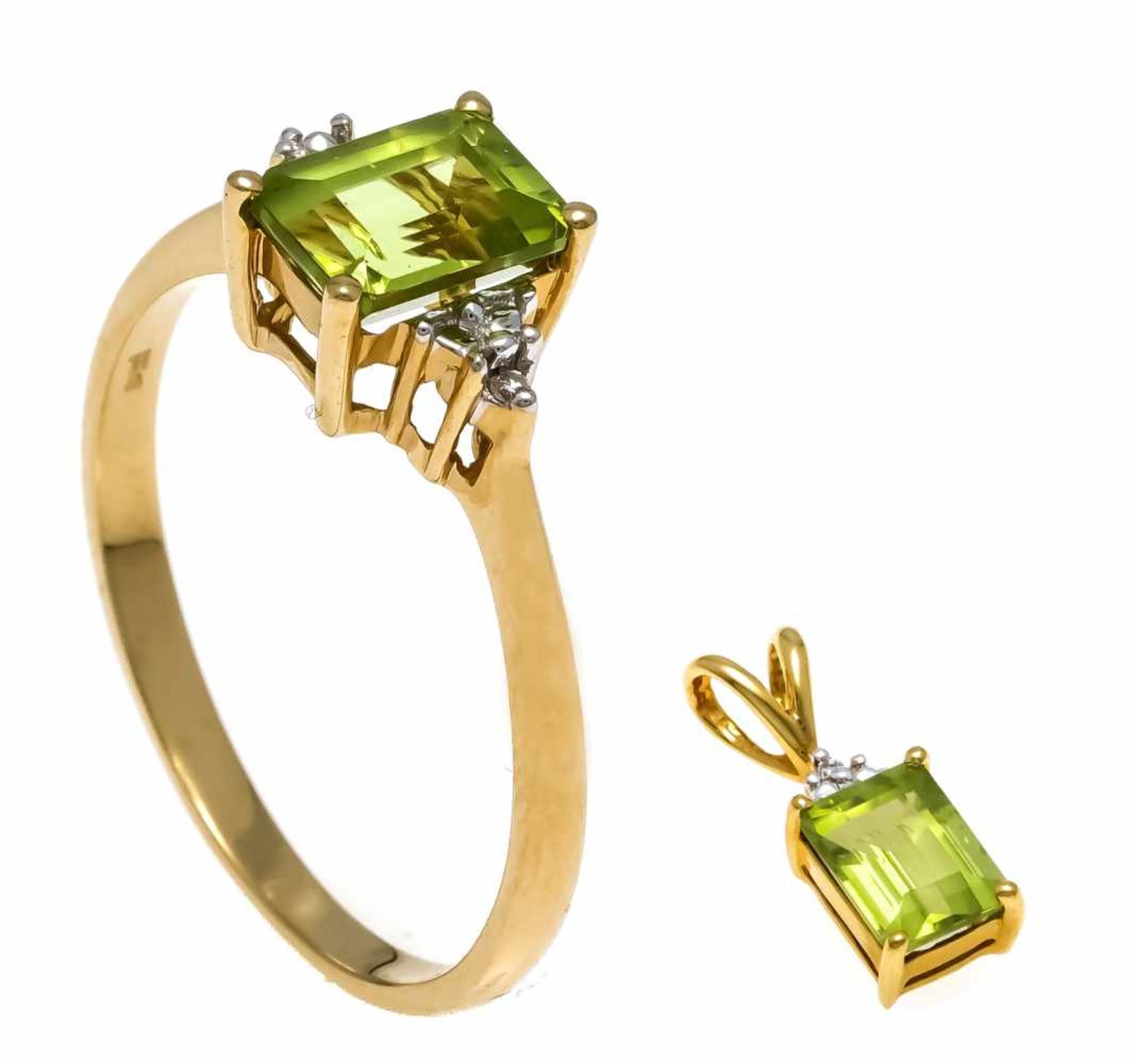 Peridot-Diamant-Set GG 585/000 mit 2 im Smaragdschliff fac. Peridots 7 x 5 mm und 3 Diamanten,